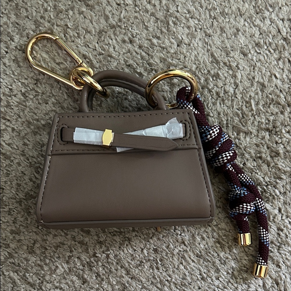 VERONICA BEARD Dash Bag Charm Keychain